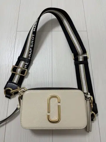 Marc Jacobs 숄더백 아이보리/블랙