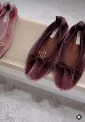 벨벳 리본 포함 발레 슈즈