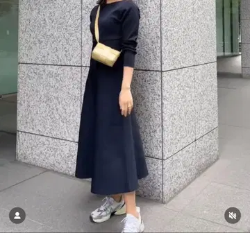 periph 네이비 V넥 긴팔 원피스