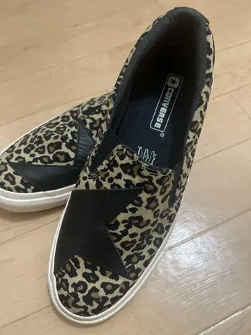 새상품급! CONVERSE 741 레오파드 무늬 슬립온