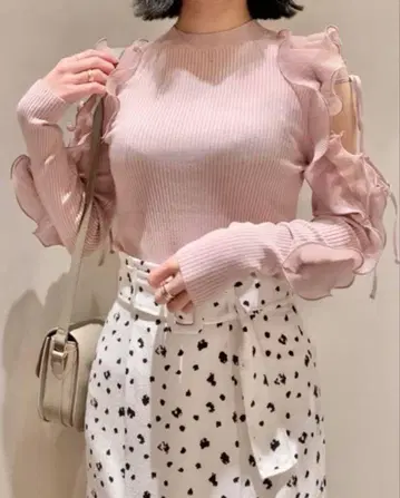 [ SNIDEL 정품 ] 프릴 슬리브 니트 풀오버 PBEG