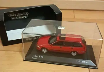 MINICHAMPS Volvo V40 2000