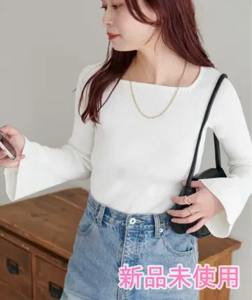 DISCOAT 리브 스퀘어 넥 풀오버 스웨터