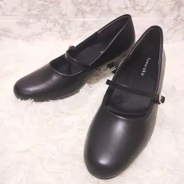 fuwaraku 블랙 스트랩 펌프스 23cm