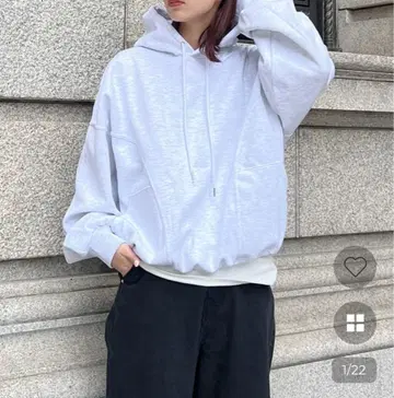 컷 라인 후드티