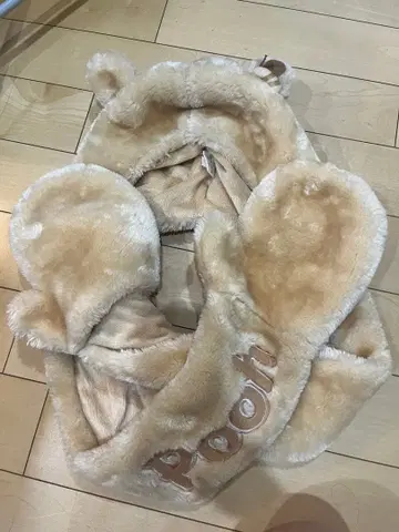 푸우 귀 달린 퍼 캡 베이지