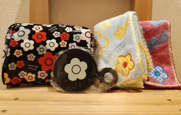 MARY QUANT 파우치 거울 타월 손수건 세트