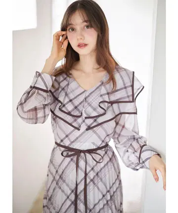 새상품 허리 리본 포함 빅 칼라 체크 플리츠 원피스