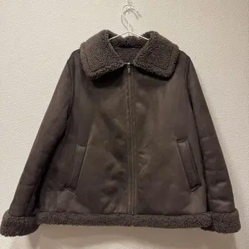 보아 카라 부착 브라운 자켓 UNIQLO