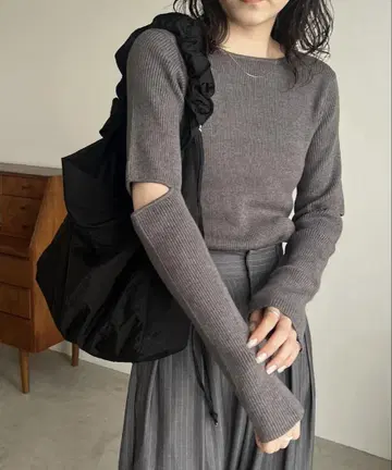 카프리슈 레마쥬 암 슬릿 풀오버 그레이 프리