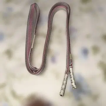 고급 허리띠 또는 오비 (실버와 핑크의 평직)