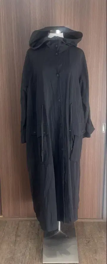 가격 인하 중 antiqua 백 플리츠 코트 블랙