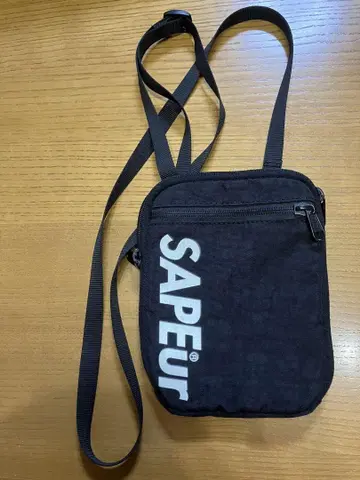 SAPEuR 블랙 숄더백