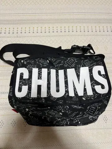 CHUMS 그래픽 메신저 백