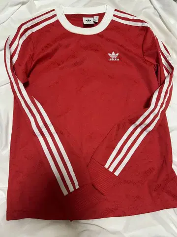 adidas 레드 긴팔 티셔츠