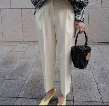 MACHATT 마차트 턱 팬츠 아이보리