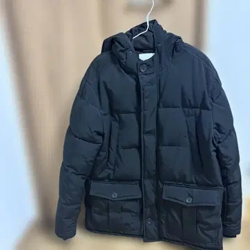 ZARA 블랙 다운 자켓 후드 부착
