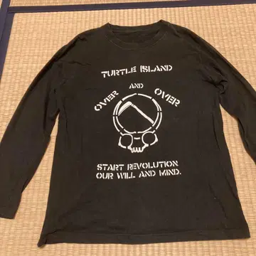 TURTLE ISLAND 그래픽 긴팔 티셔츠
