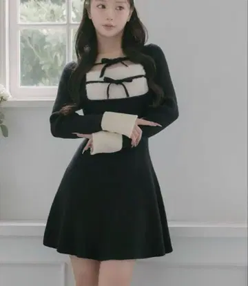 다리치 리본 퍼 플레어 니트 미니 원피스 FREE 블랙