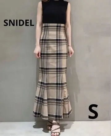 스나이델 하이웨스트 헴 플레어 체크 스커트