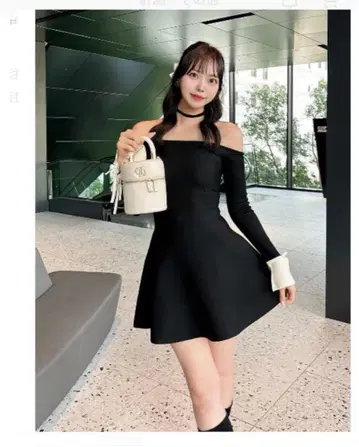 블랙 오프숄더 긴팔 미니 원피스