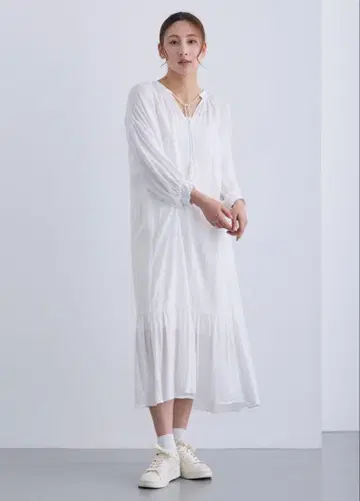 쿨 카레안 롱 원피스 화이트