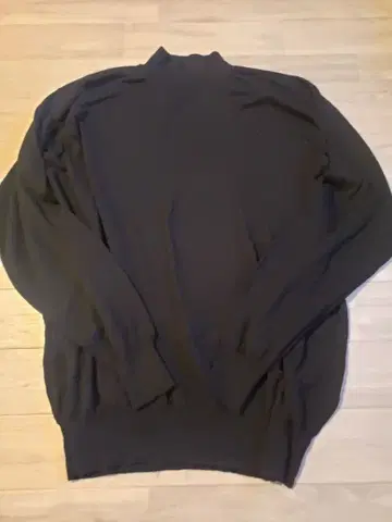 존스메들리 이지핏 블랙 모크넥입니다