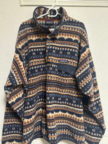 patagonia 플리스 자켓 네이비 계열 기하학 패턴