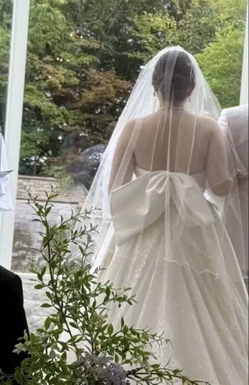 화이트 튤 웨딩 베일
