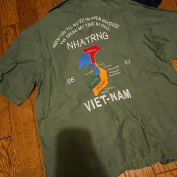 베트남 자수 장식 올리브 그린 반팔 셔츠