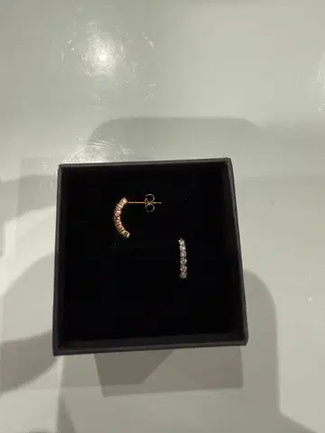 Jouete 스톤 장식 귀걸이 골드 실버