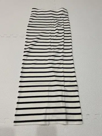 H&M 스트라이프 타이트 스커트