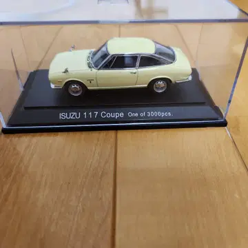 에브로.ISUZU 117 쿠페. 1/43 미니카