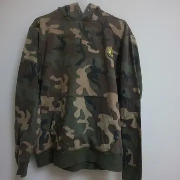 Volcom (S) 카모플라쥬 후드티 끈 없음