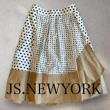 JS.NEWYORK 뉴앙스 도트 무늬 절개 플레어 스커트 비대칭