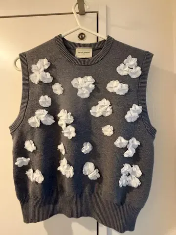UNITED ARROWS 그레이 슬리브리스 스웨터