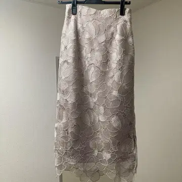 [ 프레이 아이디 ] 꽃무늬 레이스 타이트 스커트