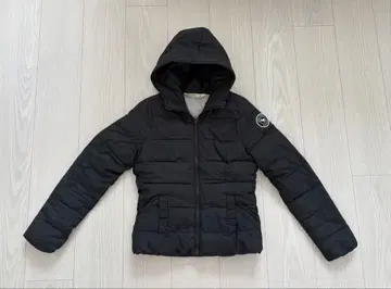 Abercrombie and Fitch 블랙 다운 자켓 S