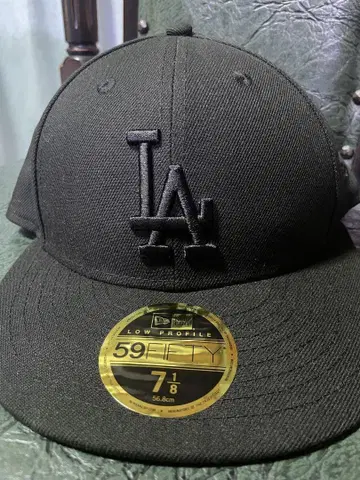LA 59FIFTY 블랙캡 7 1/8 (56.8cm)