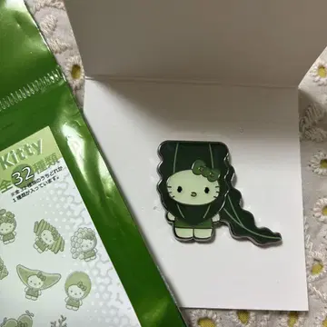 오사카 만박 일본관 조류 x 헬로키티 시크릿 핀 배지