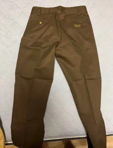 calee 슬림 치노 M 사이즈 브라운