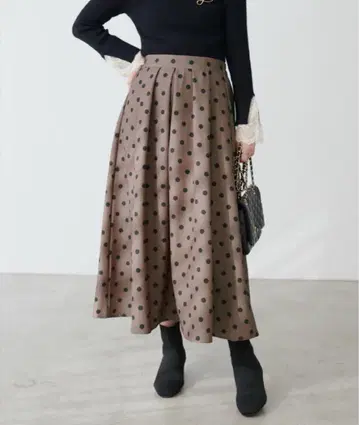 새상품급* 도트 볼륨 스커트 모카 내추럴 꾸뛰르