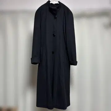 캐시미어 블랙 롱 코트 버튼 포함