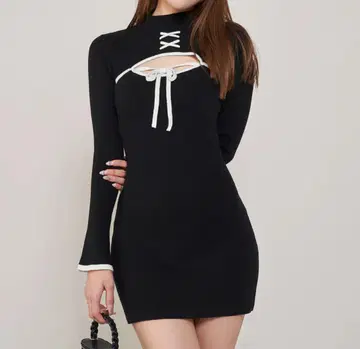 다리치 프론트 오픈 리본 니트 미니 원피스