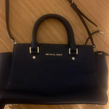 MICHAEL KORS 네이비 핸드백
