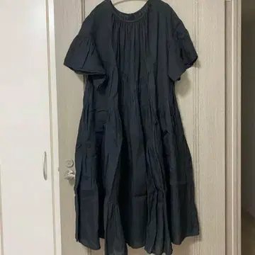 새상품급! 네스트로브 린넨 블로킹 드레스 린넨 100% 블랙 컬러