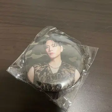 3대째 15th 스타디움 프리미엄 가챠 omi 배지 2개 세트