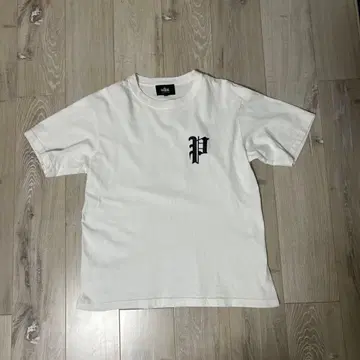 화이트 T셔츠 P로고 PHATRNK