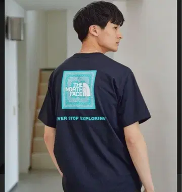 THE NORTH FACE 티셔츠 네이비 반다나