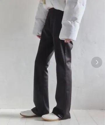 smyeon 로고 자수 플레어 레깅스 팬츠 블랙